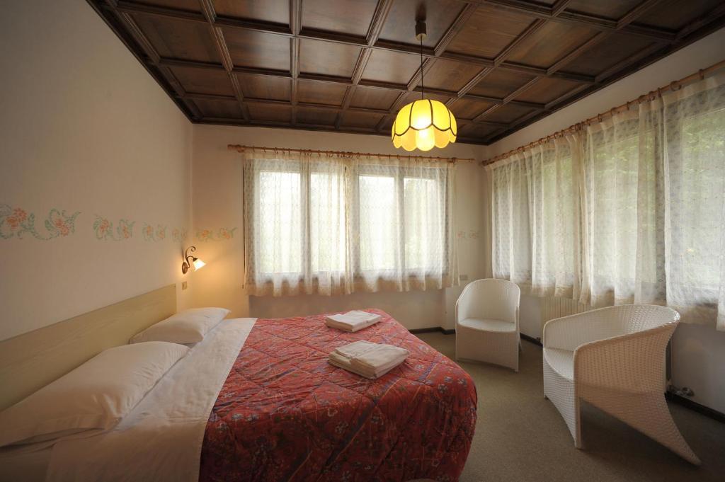 Residence Regina Delle Dolomiti ロッカ・ピエートレ エクステリア 写真