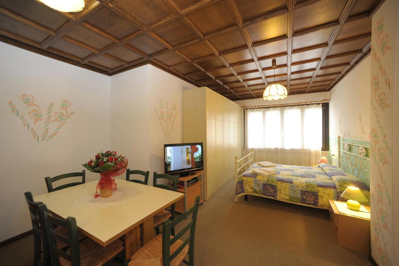 Residence Regina Delle Dolomiti ロッカ・ピエートレ エクステリア 写真